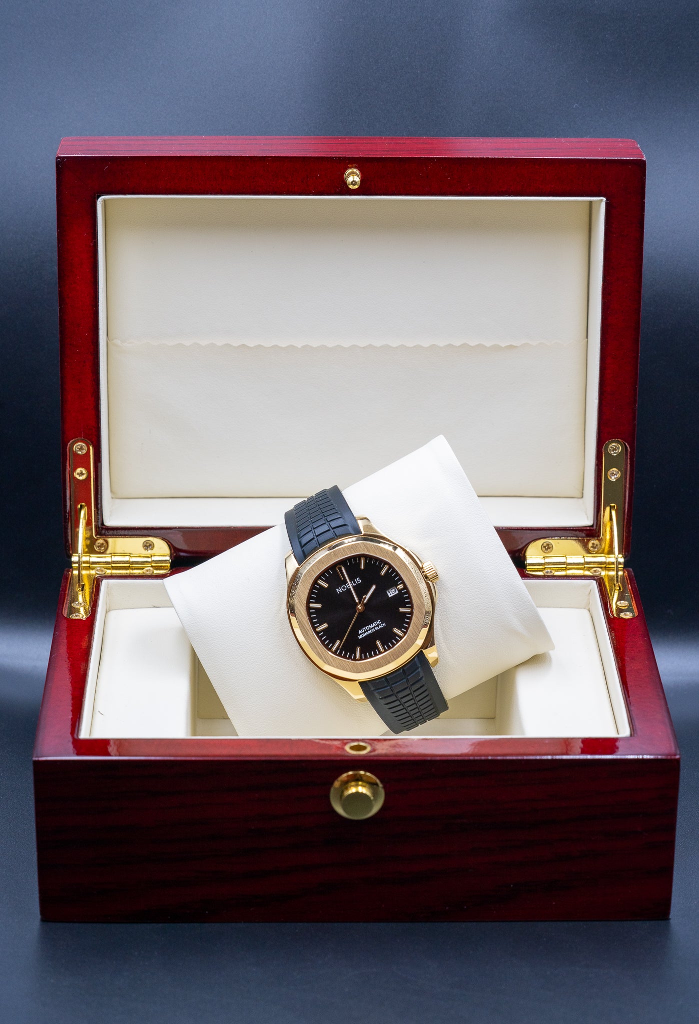 Nobilis- Monarch Black